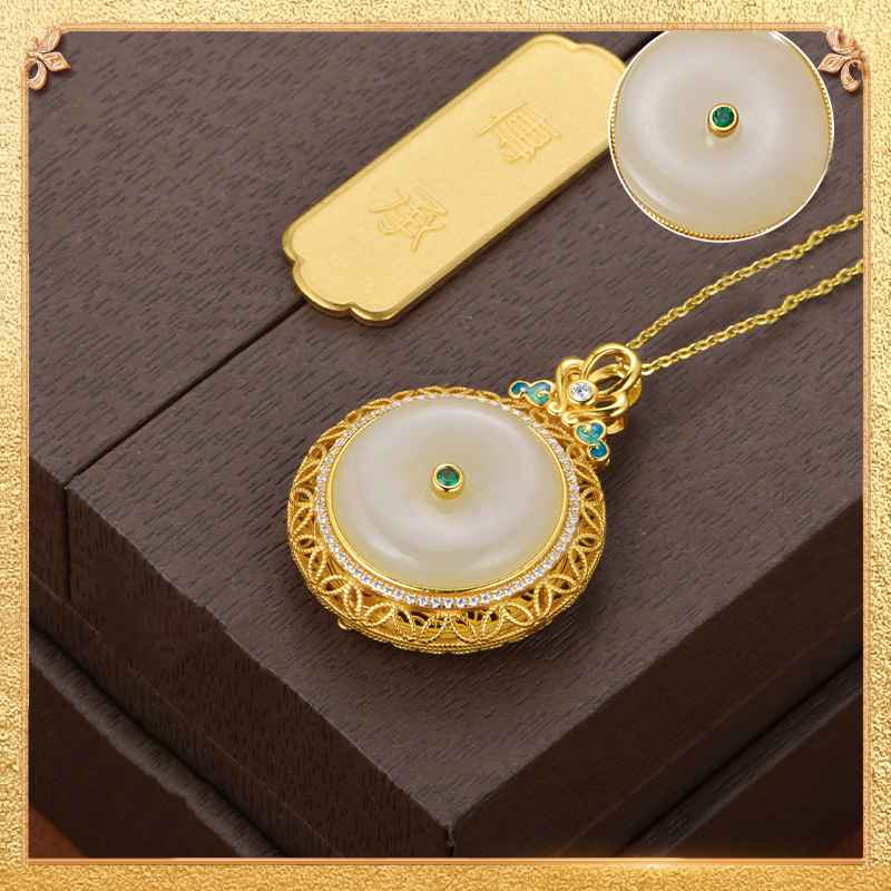 Chang'E Flying To The Moon Pendant