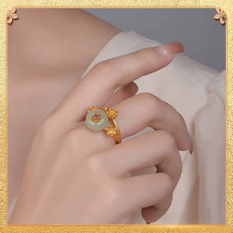Plum - blossom - shaped Ring