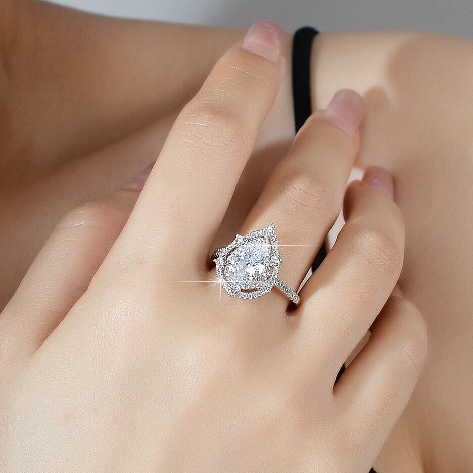 2ct Pear-Shaped Ice-Cut Moissanite Ring for Women | S925 Sterling Silver | Elegant Luxury Jewelry